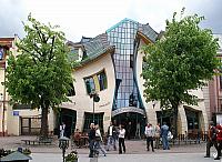 Krzywy Domek - Photo from <a href='https://commons.wikimedia.org/wiki/File:Krzywy_Domek_w_Sopocie.jpg'>Wikimedia</a> Krzywy Domek - Photo from <a href='https://commons.wikimedia.org/wiki/File:Krzywy_Domek_w_Sopocie.jpg'>Wikimedia</a>